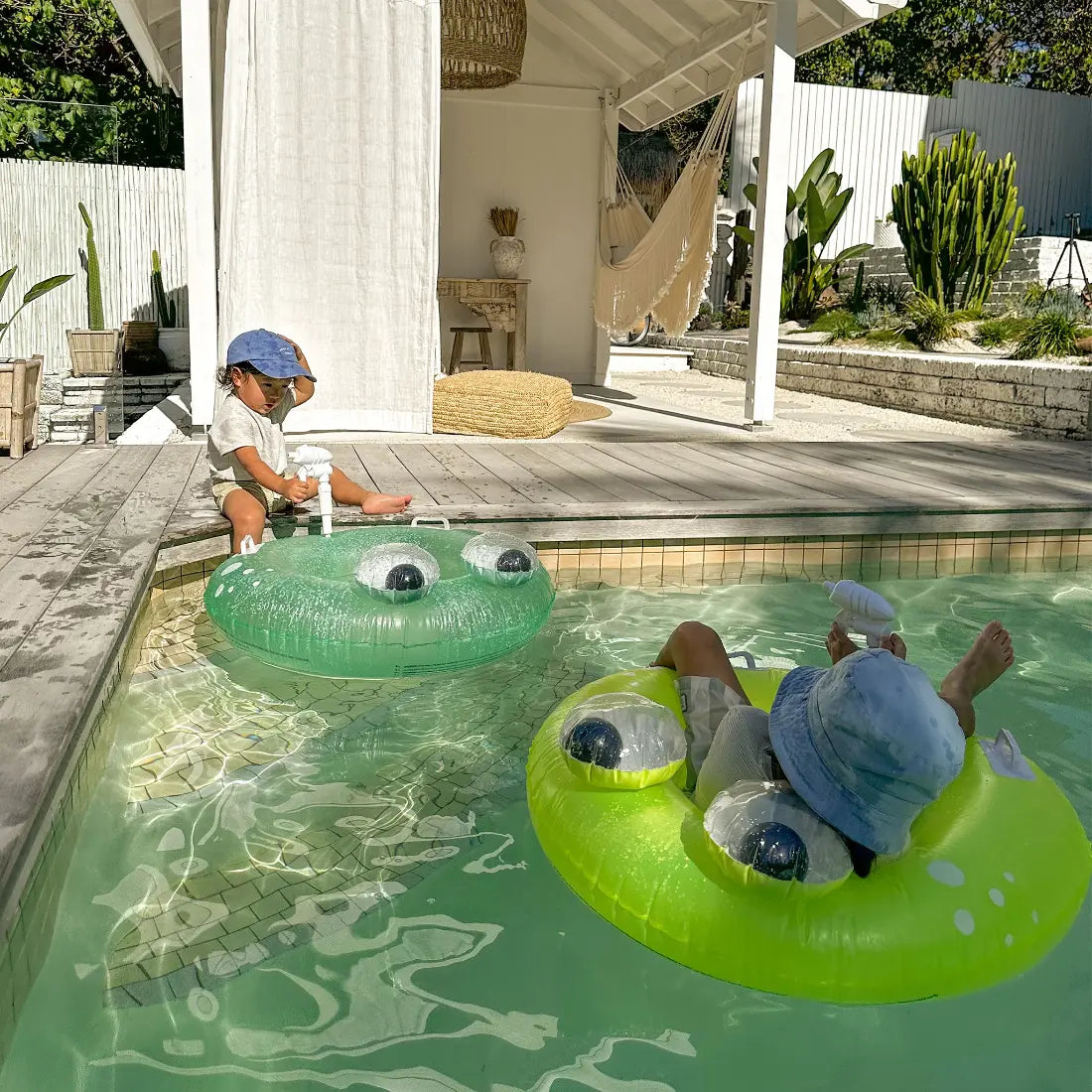 Pool Ring Soakers - Sonny the Sea Creature Citrus Set of 2