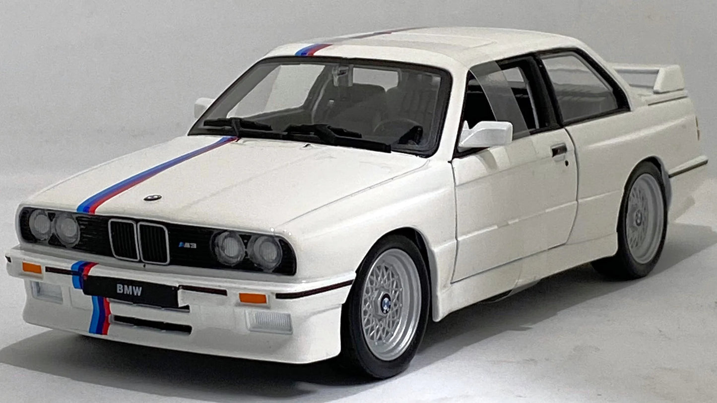 1/24  Burago 1988 bmw 3 series M3