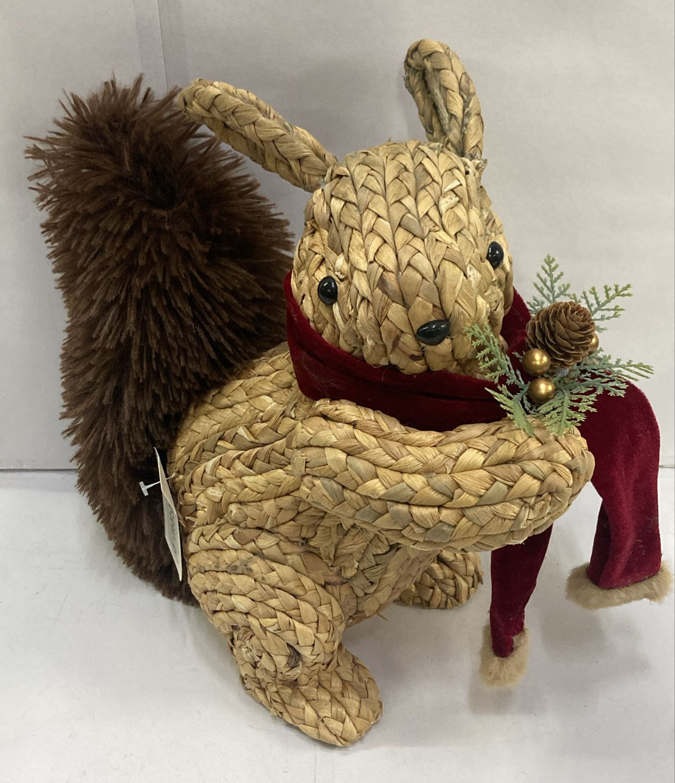 Charming Handmade Straw Squirrel with Velvet Scarf and Seasonal Pine Embellishments – Rustic Nature-Inspired Christmas Decor Accent