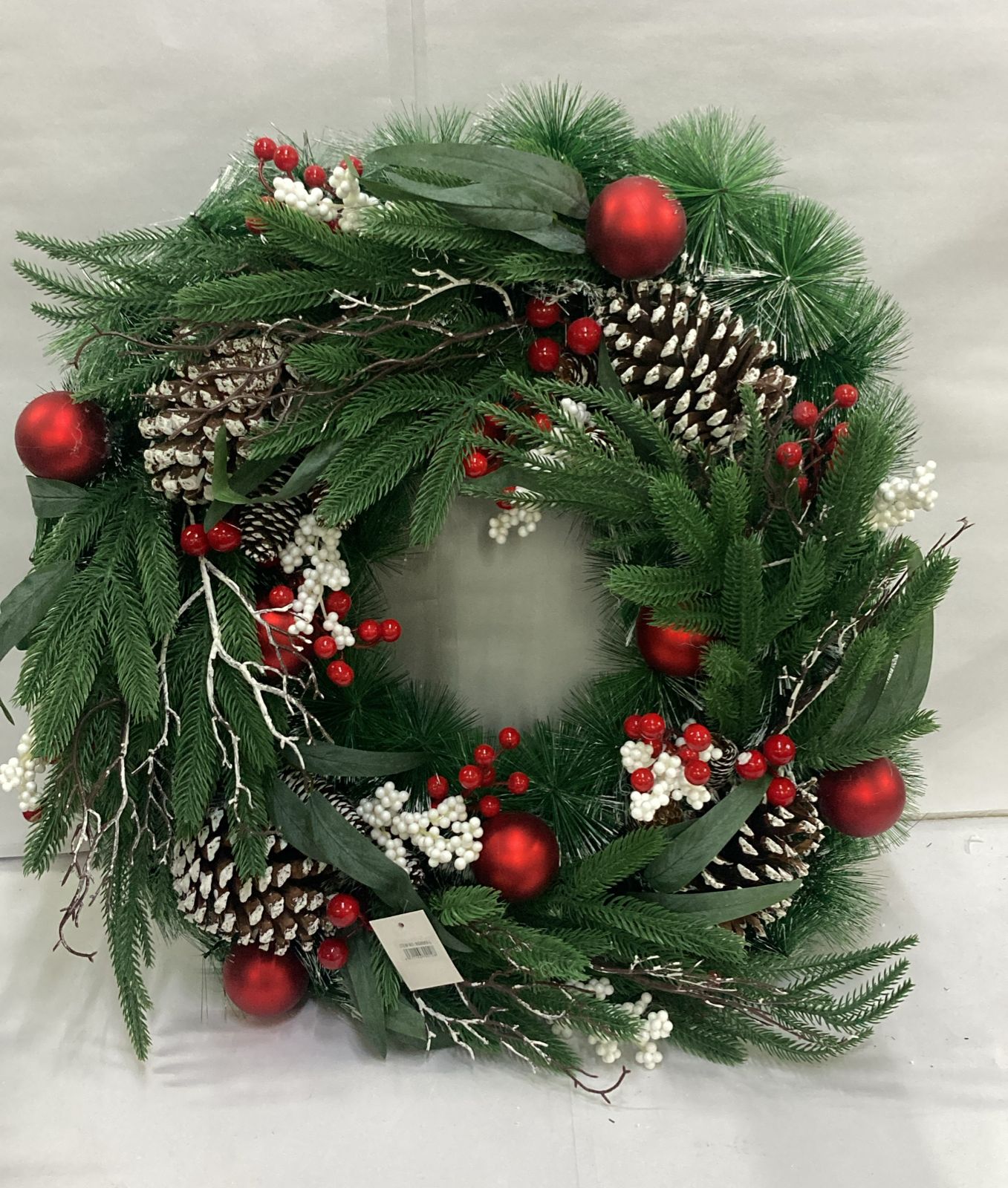 Elegant Decorated Christmas Wreath – Premium Seasonal Ornaments for a Classic Holiday Look ( STYLE 5)