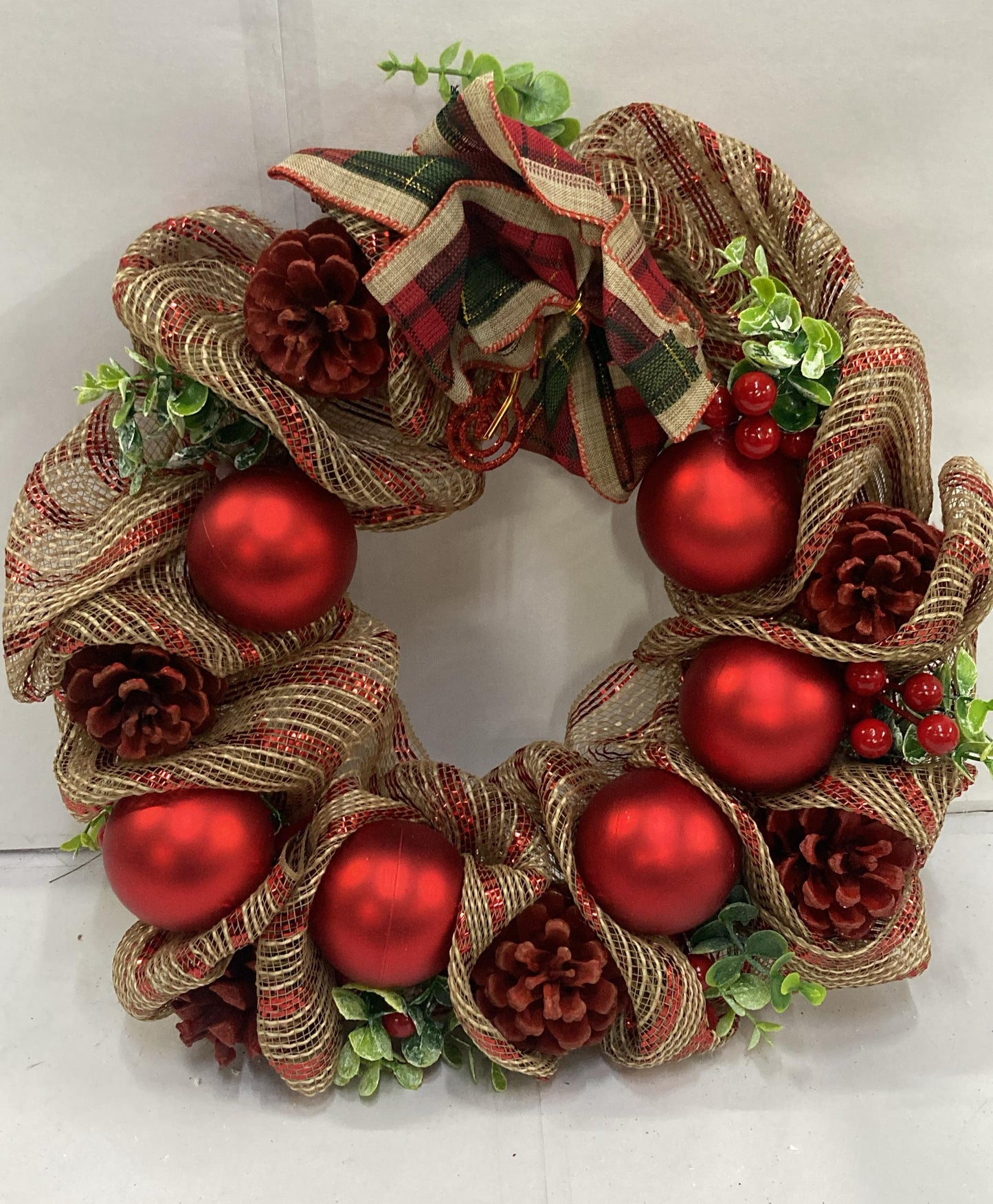 Elegant Decorated Christmas Wreath – Premium Seasonal Ornaments for a Classic Holiday Look ( STYLE 4)
