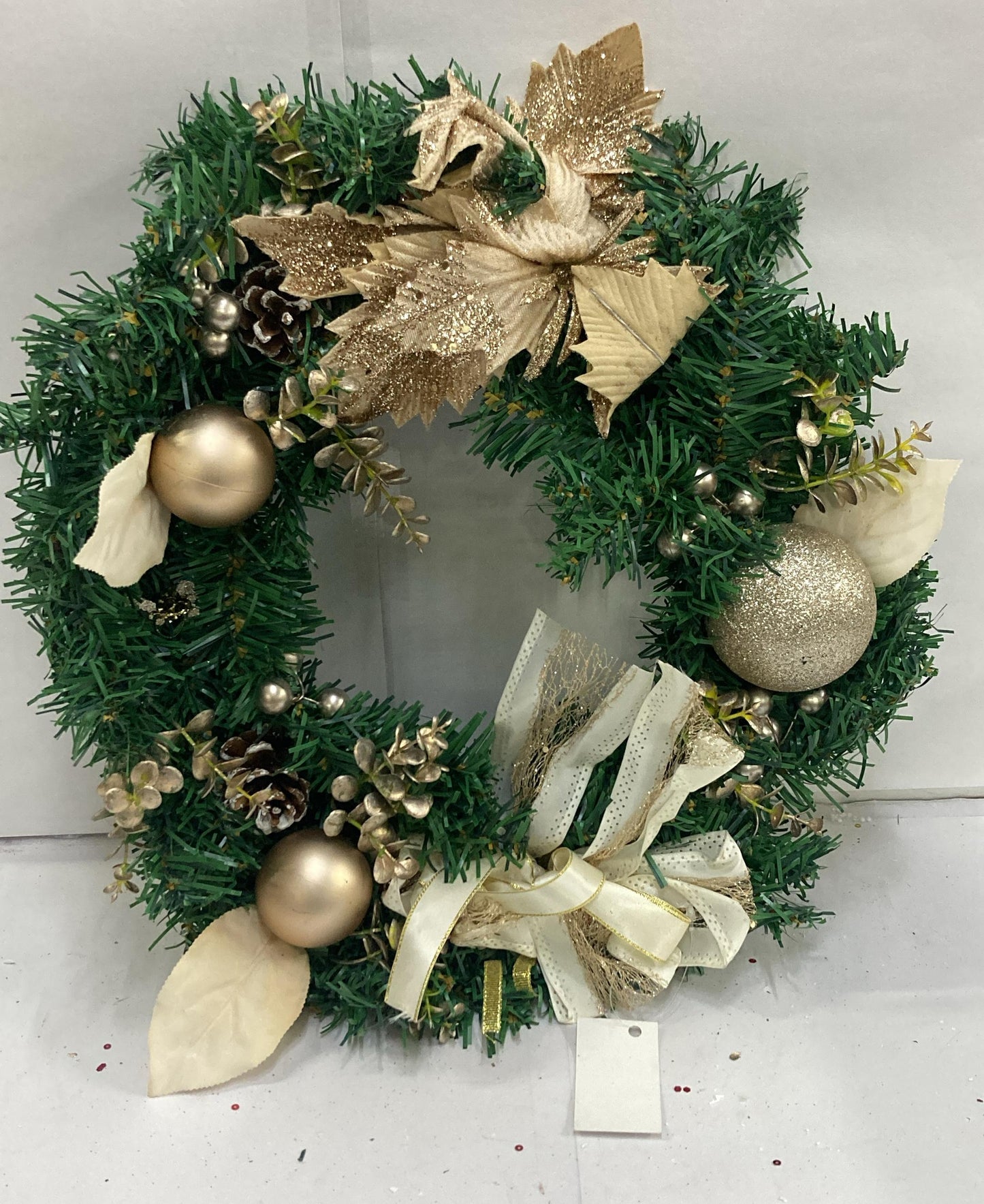 Elegant Decorated Christmas Wreath – Premium Seasonal Ornaments for a Classic Holiday Look ( STYLE 1)