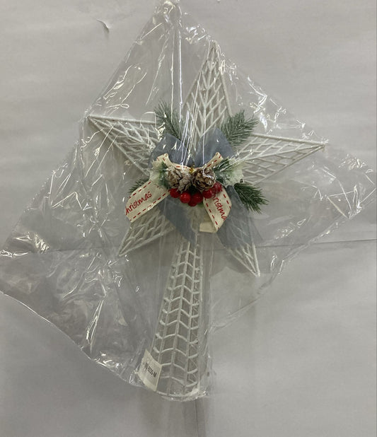 Elegant White Wicker Star Tree Topper with Berries, Pinecones & Festive Ribbon