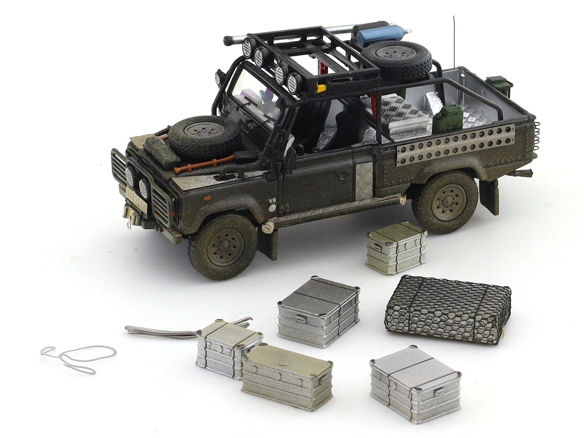 1:64 Street Warrior Land-Rover Defender Pickup Tomb Raider Dirt diecast scale model car