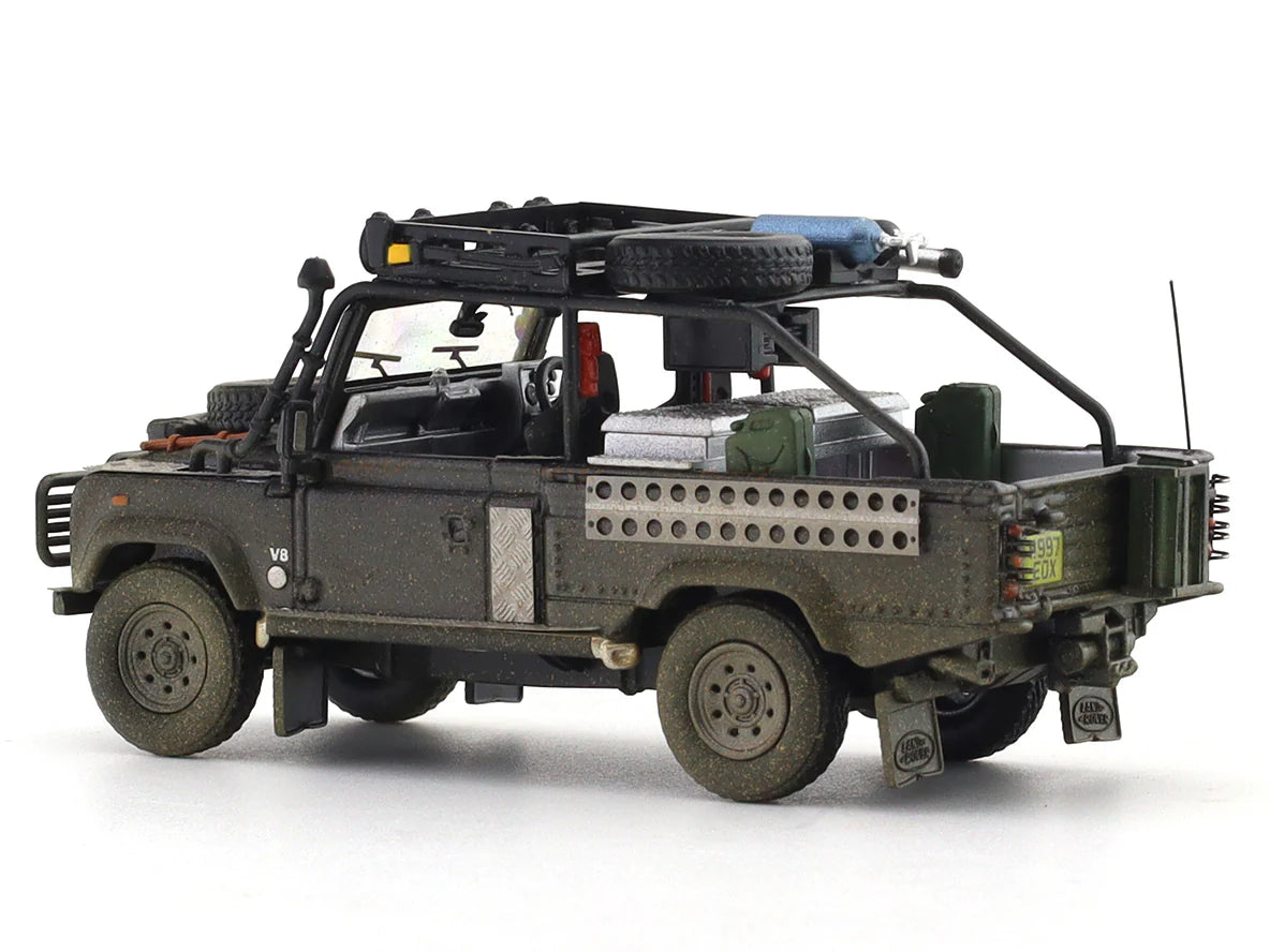 1:64 Street Warrior Land-Rover Defender Pickup Tomb Raider Dirt diecast scale model car