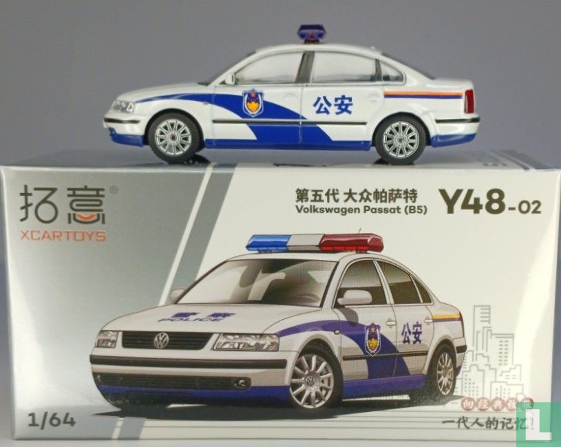 1/64 XCarToys Y48-02 Volkswagen Passat Gen 5 Police