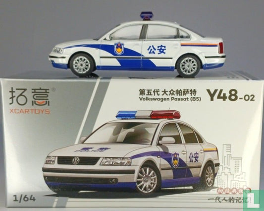 1/64 XCarToys Y48-02 Volkswagen Passat Gen 5 Police