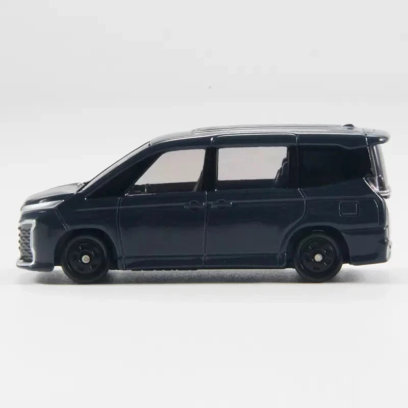1/65 Takara Tomy Tomica 64 Toyota Voxy