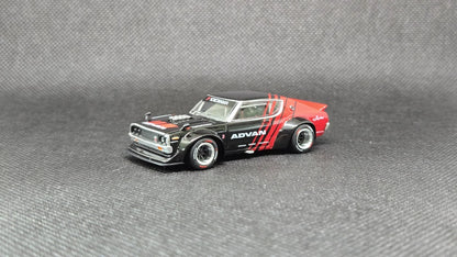 Pop Race 1:64 Nissan Skyline GT-R V8 Drift Kenmeri Advan Livery S34-02