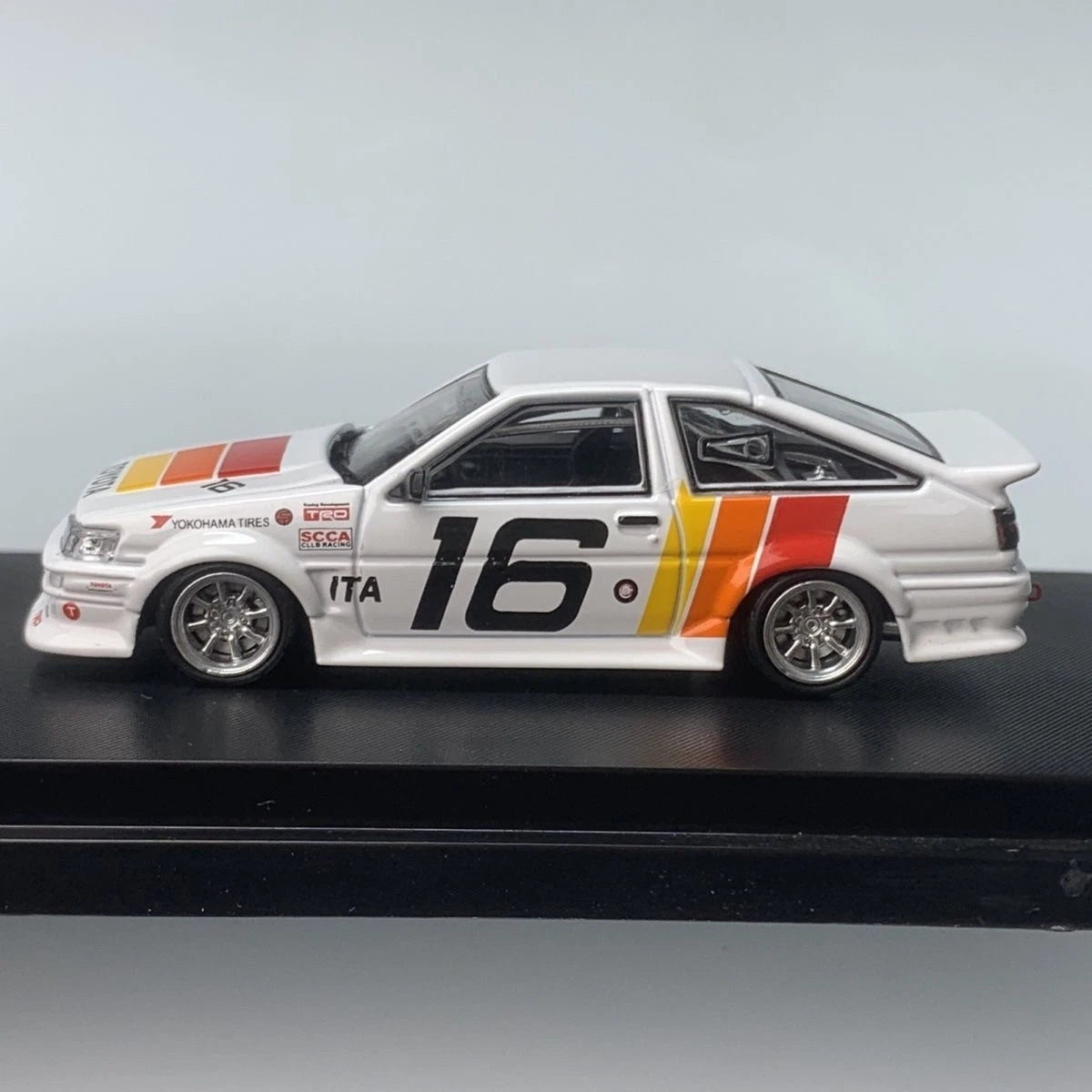 1/64 STREET WARRIOR Levin TRD AE86 RWB wide-body modified alloy car model.