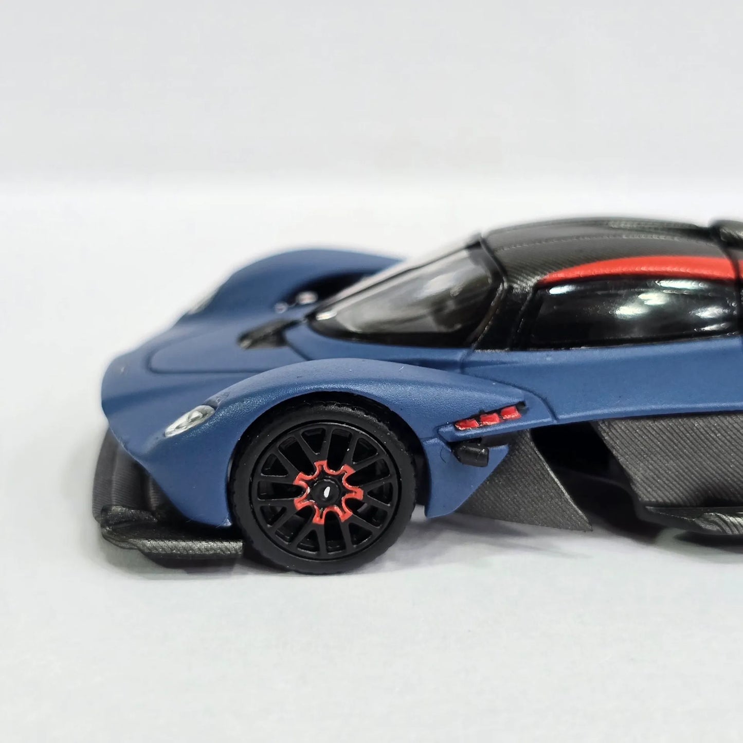 POP RACE S15-02 ASTON MARTIN Valkyrie 1:64 SCALE DIECAST MODEL