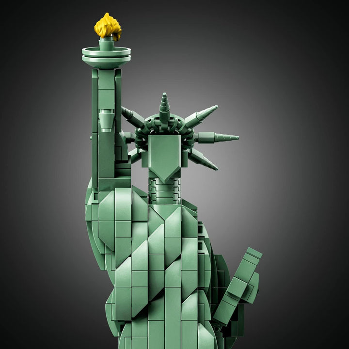 LEGO Architecture Statue of Liberty 21042 Construction Toy forAdults,(1685 Pieces)